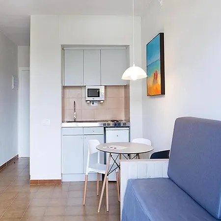 Apartment In Near & Center *