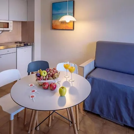 Apartment In Near & Center *